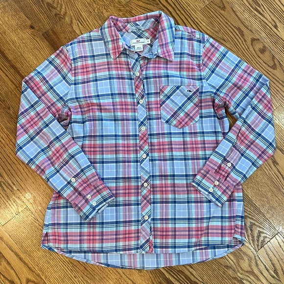 Vineyard Vines Tops - Women’s Vineyard Vines Button Down/Button Up Shirt. Size 8.